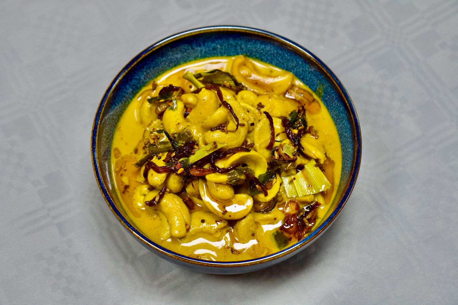 Creamy cashew curry